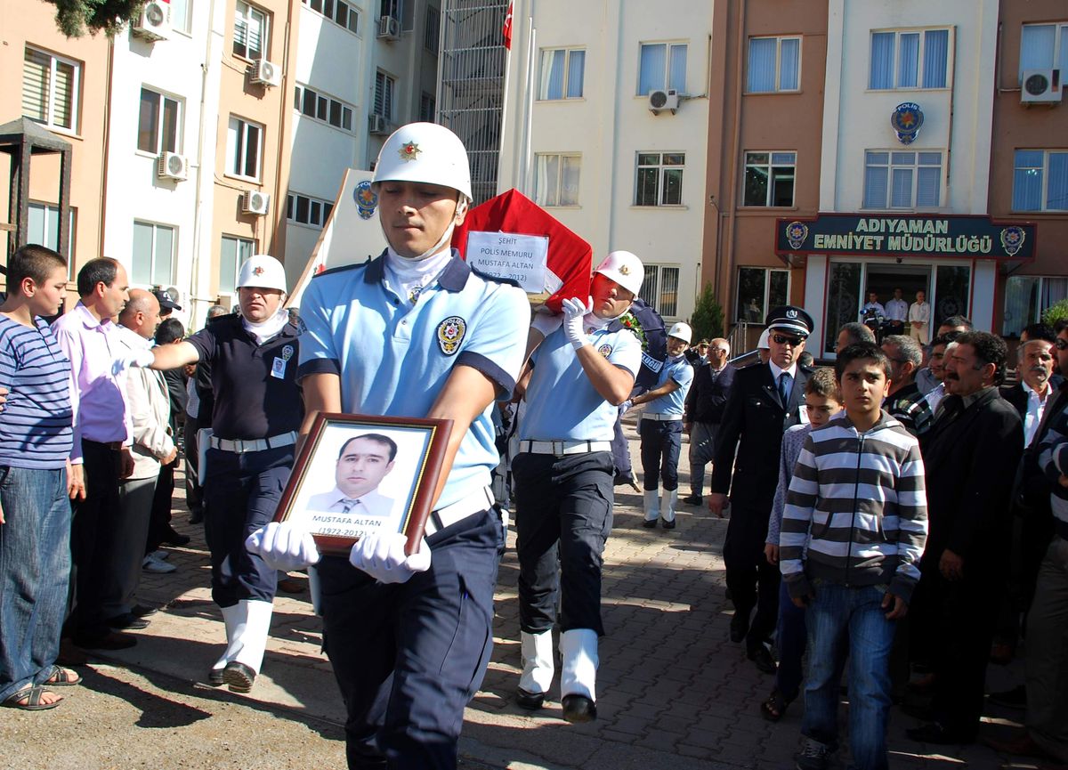 Şehit Polis İçin Tören Düzenlendi