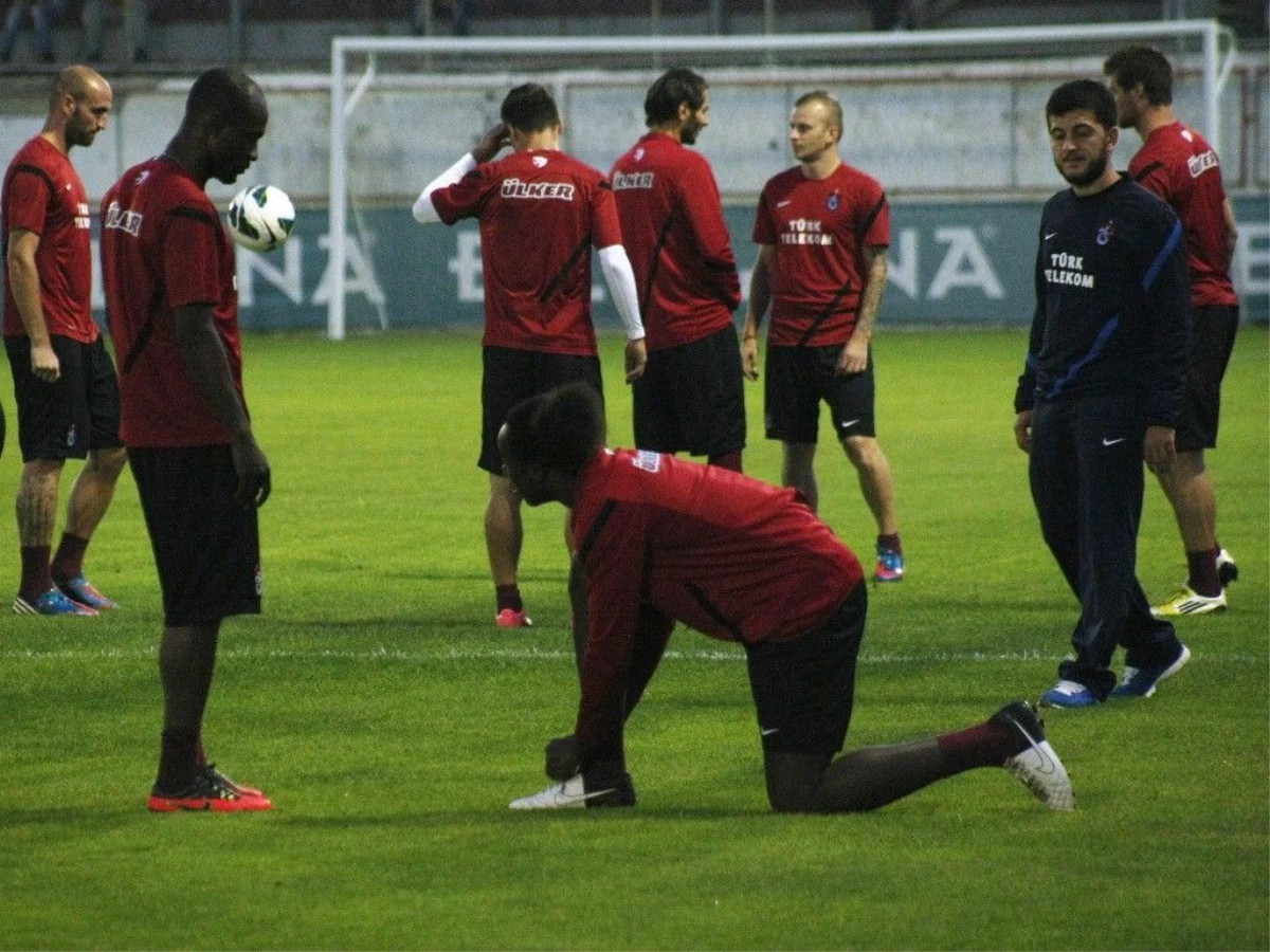 Trabzonspor\'da Beşiktaş Maçı Öncesi Forvet Sıkıntısı Yaşanıyor
