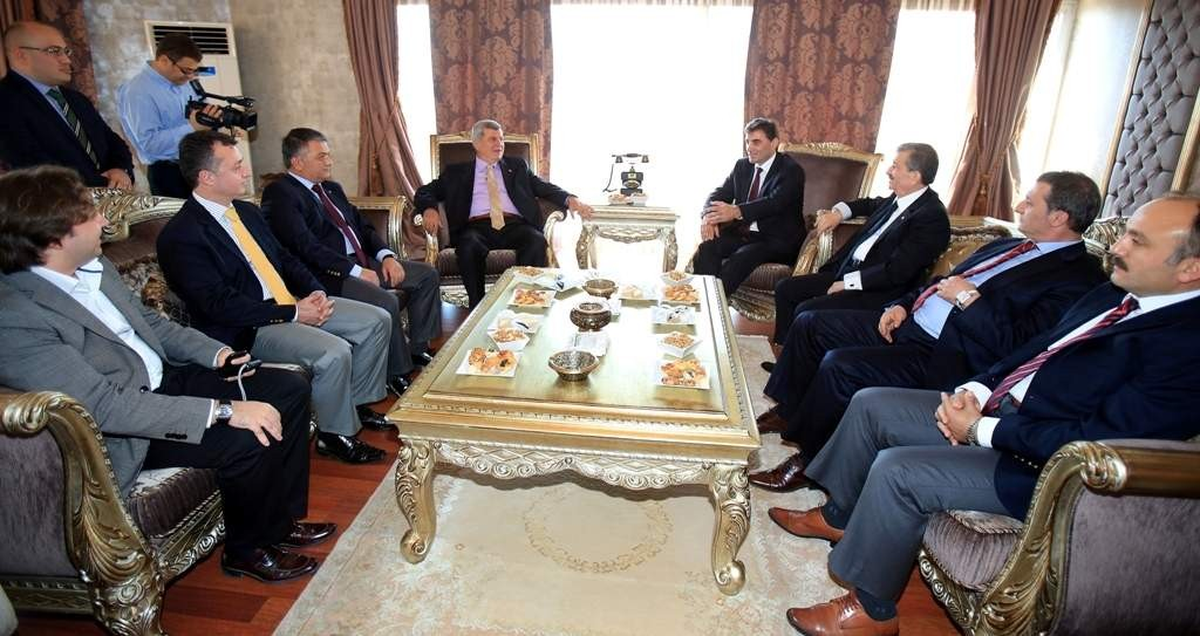 Türk Bakan\'dan Karaosmanoğlu\'na Ziyaret