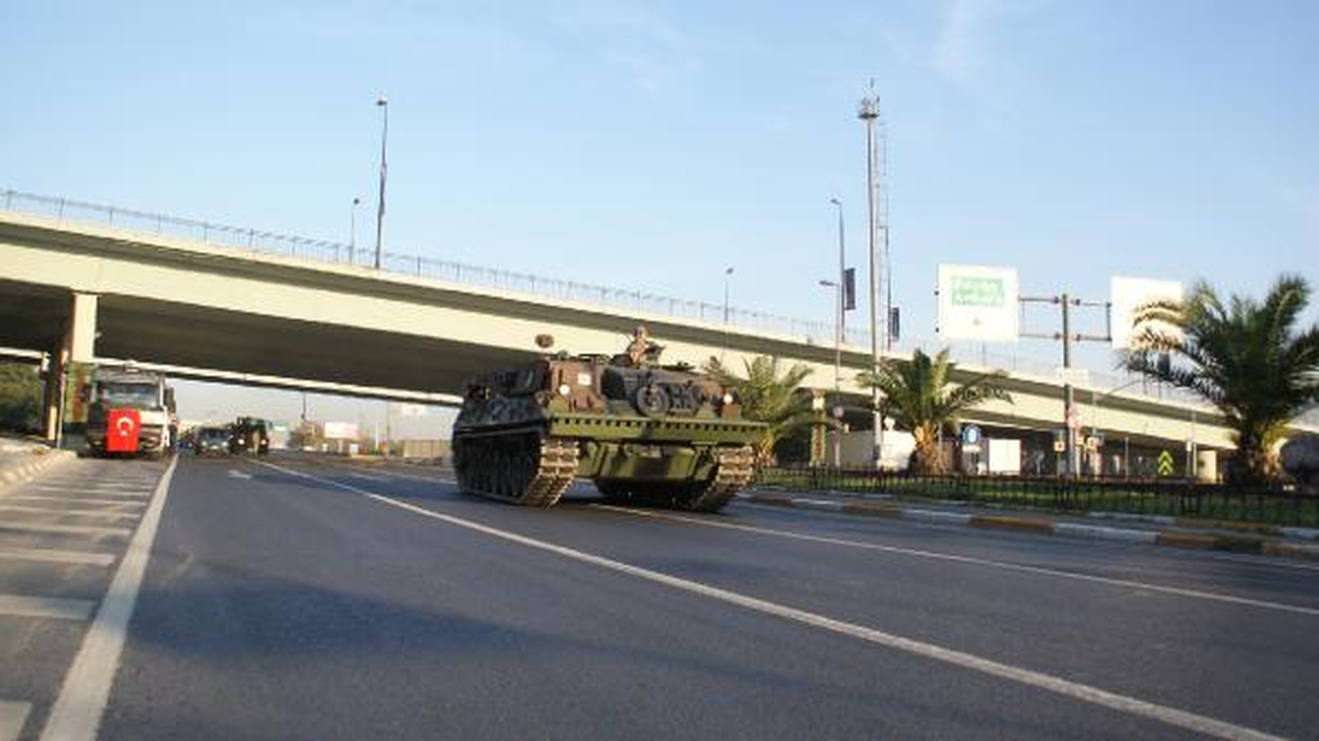 Vatan Caddesi\'nde 29 Ekim Cumhuriyet Bayramı Tören Provaları