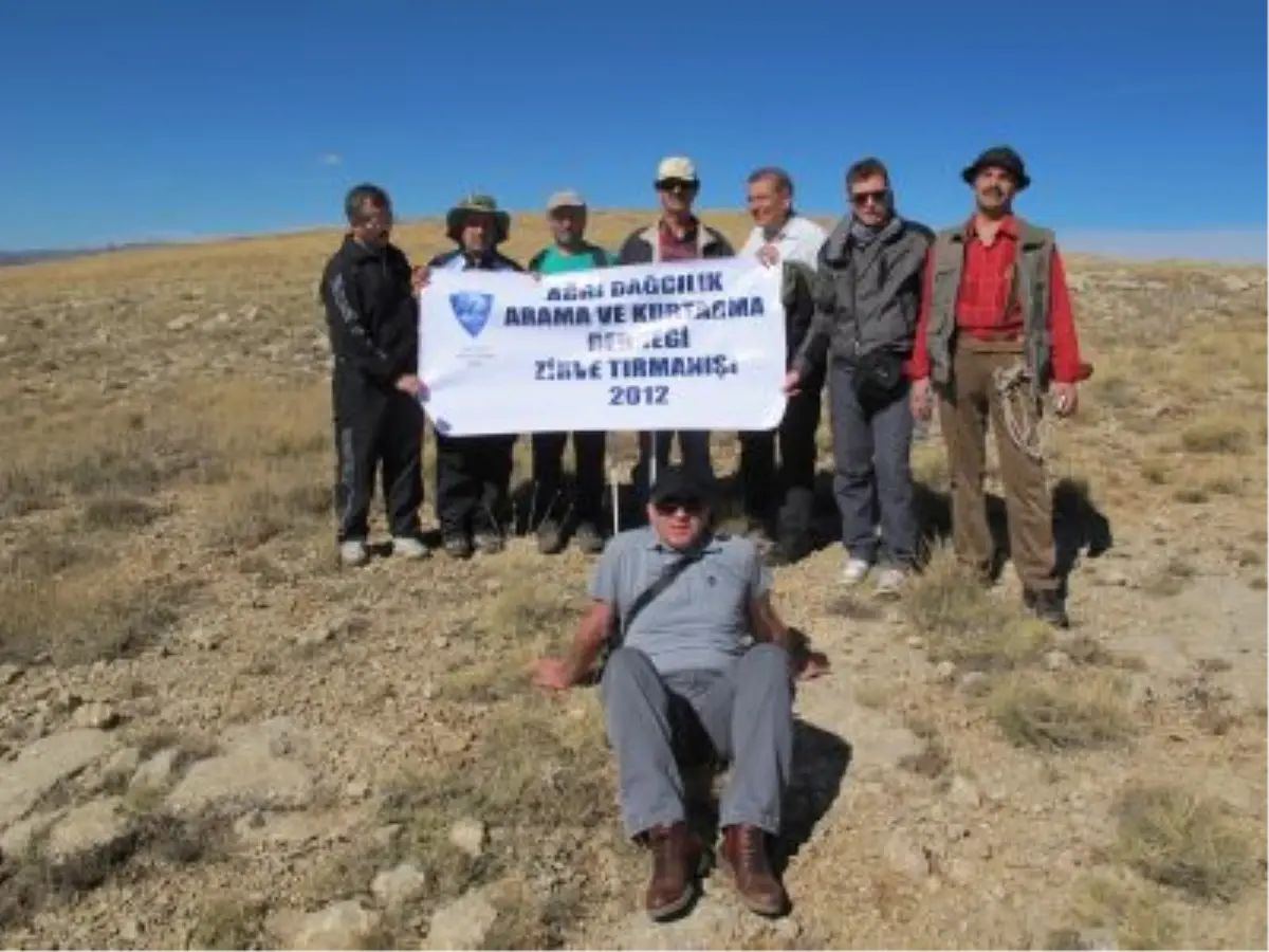 Ağrı'da Dağcılık Ve Arama Kurtarma Derneğinin Doğa Yürüyüşü