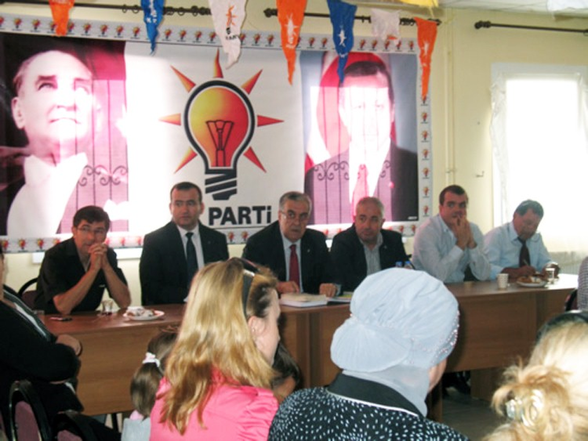 AK Parti Urla İlçe Başkanlığı\'nda Danışma Kurulu