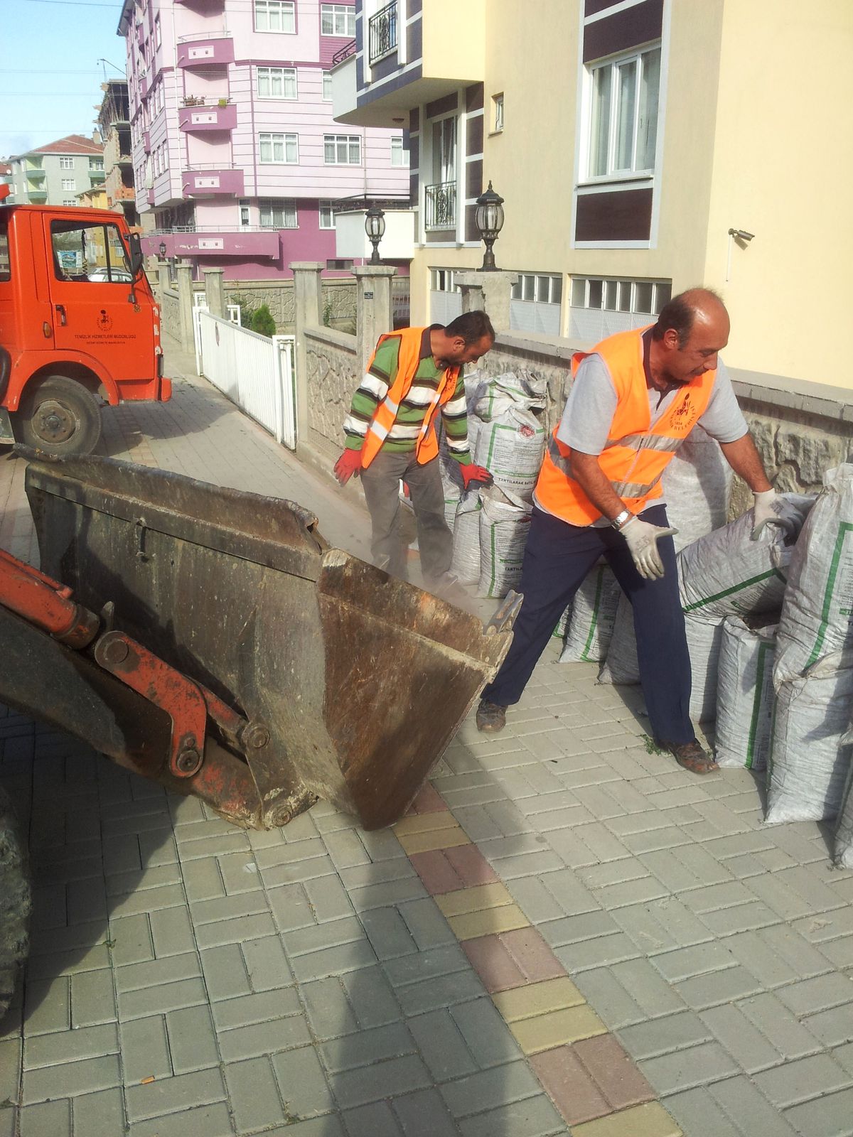 Akşehir\'de Yakıt Külleri Çuvalla Toplanacak