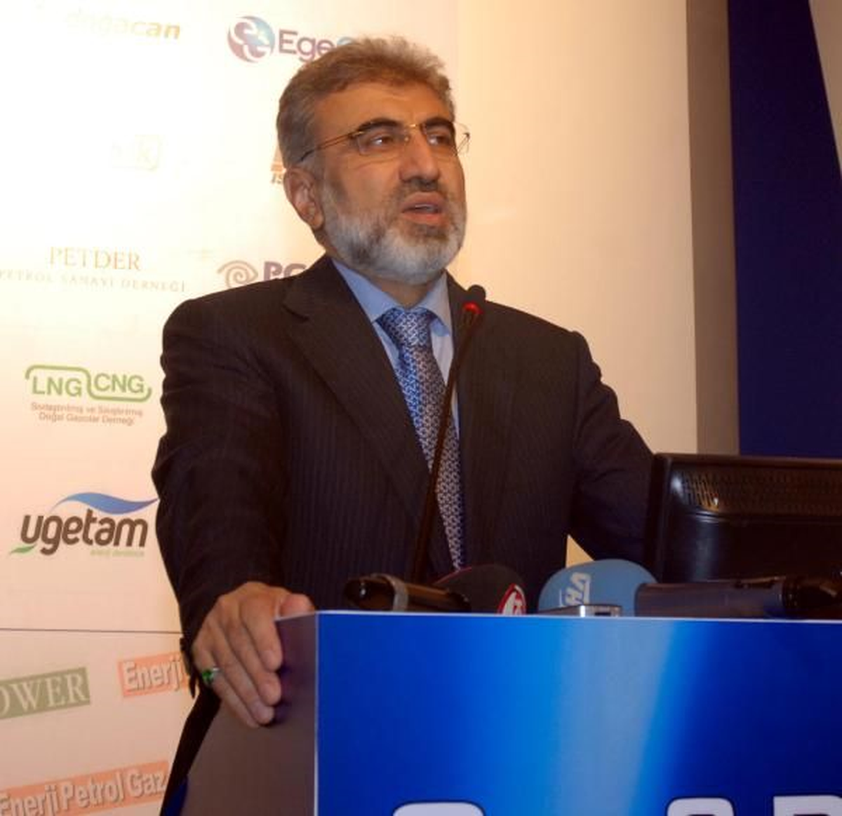 Bakan Yıldız Enerji Yatırım Konferansına Katıldı