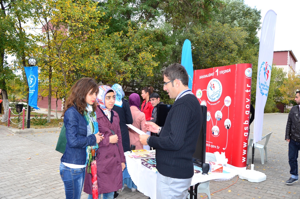 Bakanlığımız 1 Yaşında Standı Büyük İlgi Görüyor