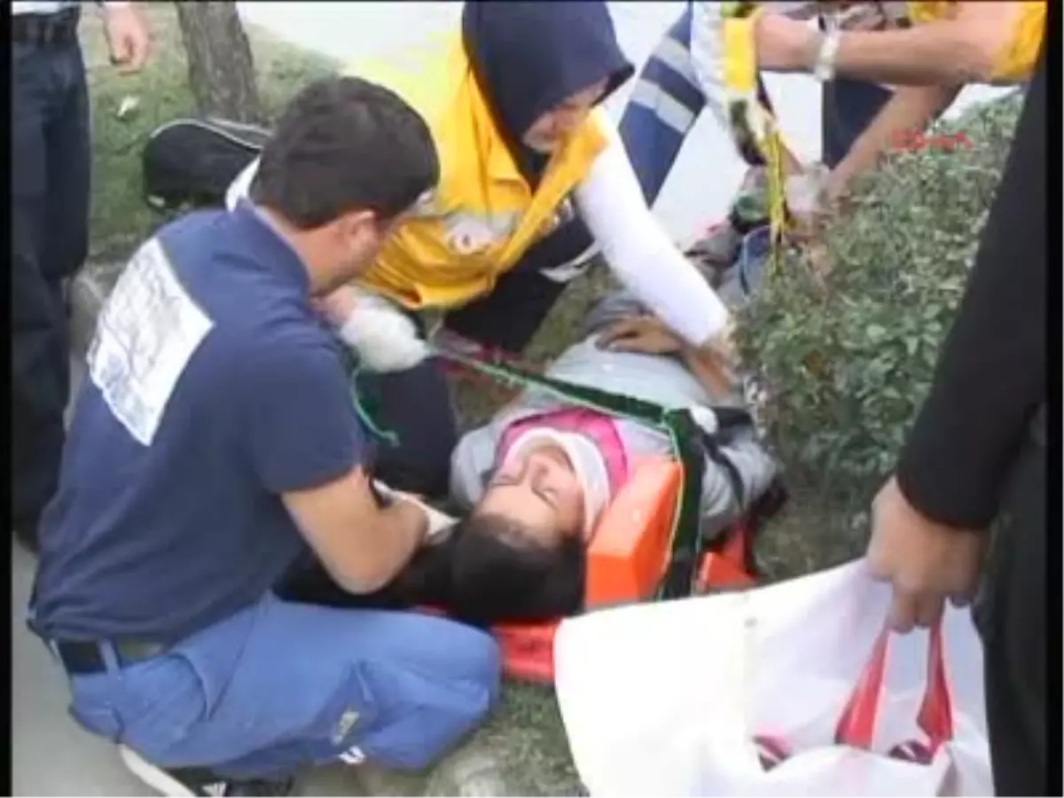 Bolu Kavgadan Korkup Kaçan Liseli Kıza Otomobil Çarptı