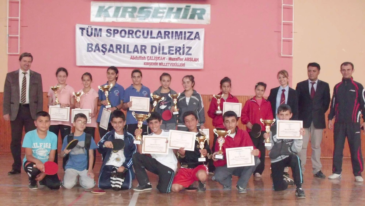 Cumhuriyet Kupası Masa Tenisi Turnuvası Tamamlandı