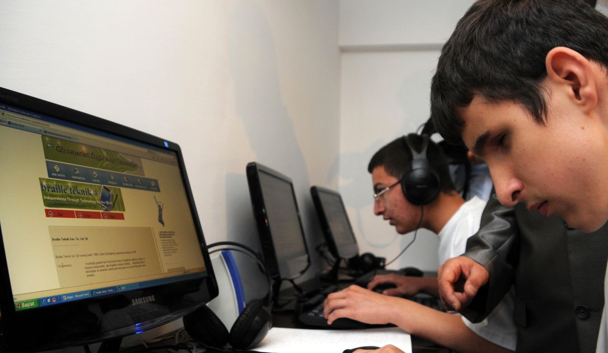 Görme Engelliler Sesli Kütüphanesi\'nden 100 Engelli Yararlandı