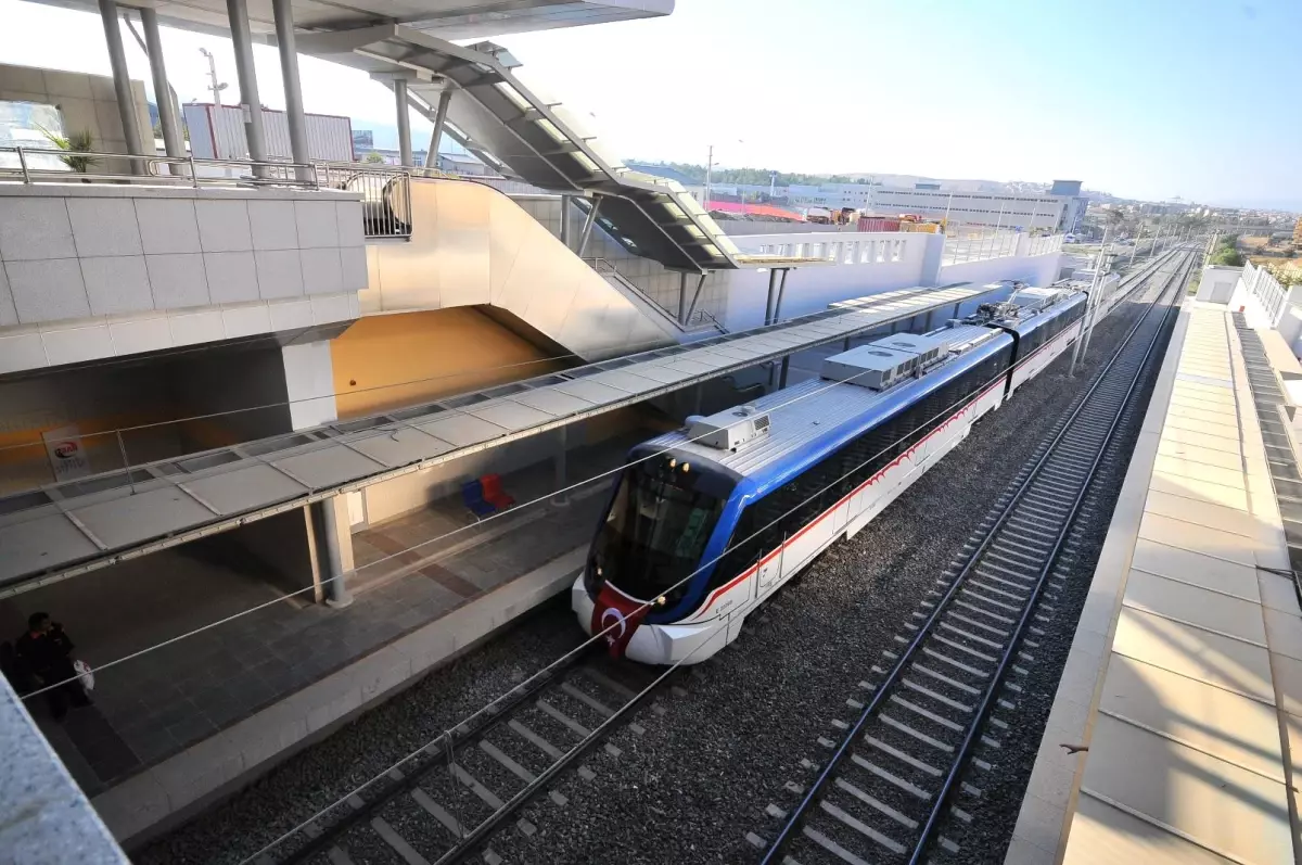 İzmir Bayrama Hazırlanıyor