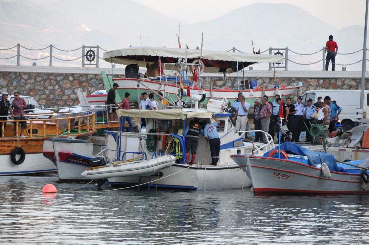 Lüks Tekne Yanmaktan Son Anda Kurtarıldı