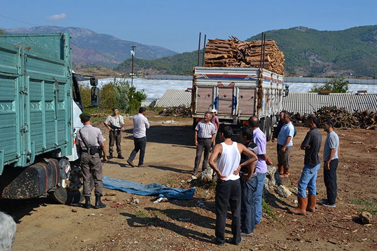 Mersin'de Trafik Kazaları: 2 Ölü