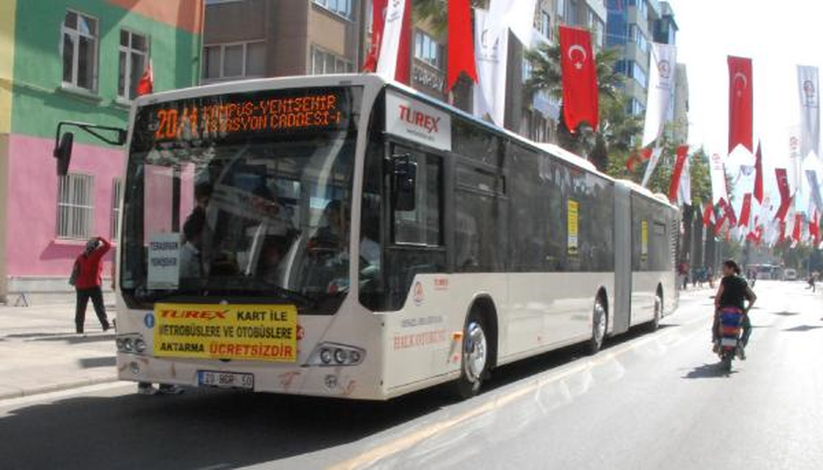 Metrobüs Yollarda, Minibüsçüler Eylemde