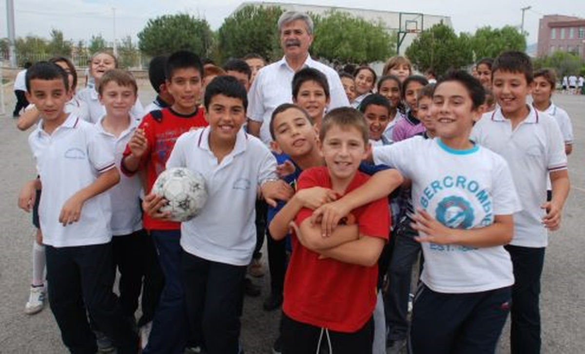 Özgüven Çocukların Sevgilisi
