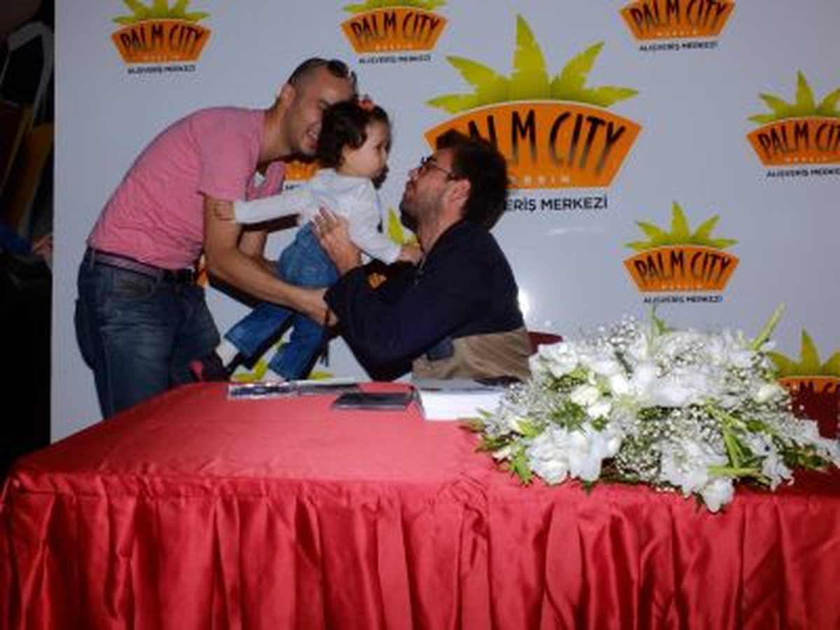 Palm City Mersin\'de Murat Dalkılıç İzdihamı