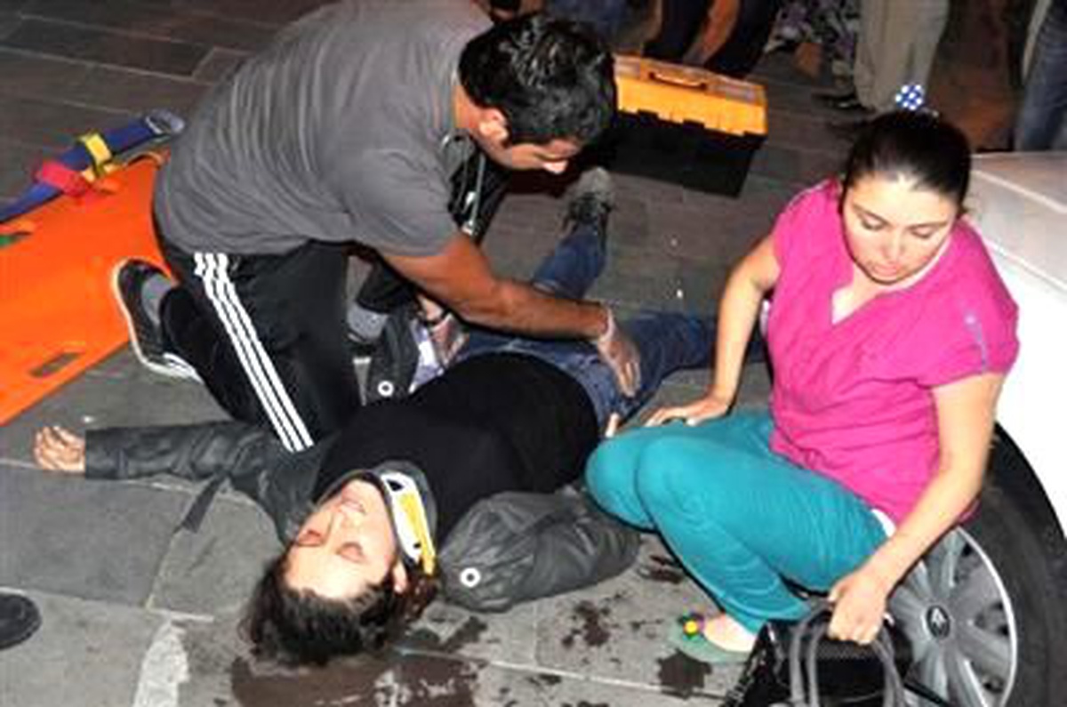 Sahibinin Elinden Kaçan Dana Halkın Arasına Girdi: 1 Yaralı