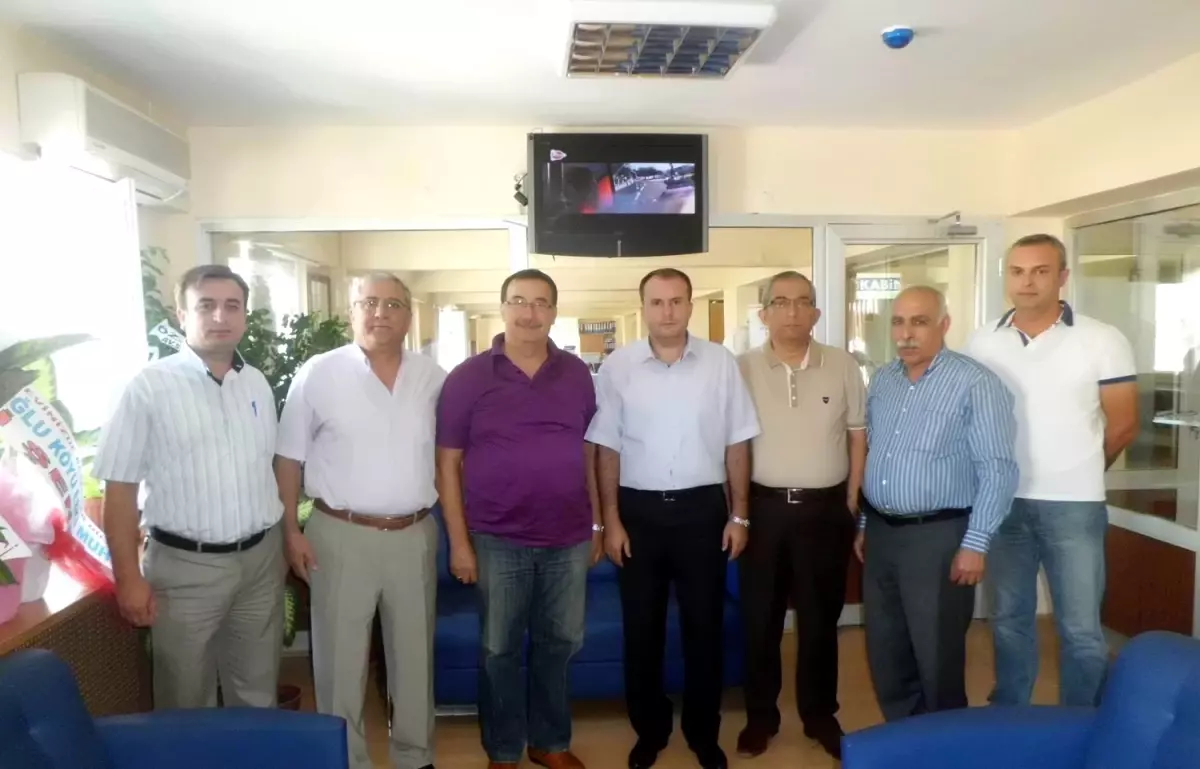 Salihlili Emlakçılardan Yeni İlçe Tapu Müdürüne Ziyaret