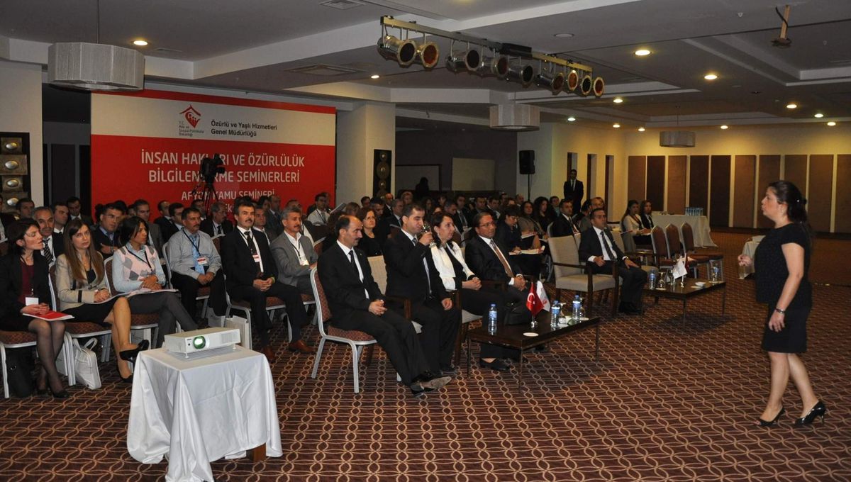 Sandıklı\'da İnsan Hakları ve Özürlü Bilgilendirme Semineri