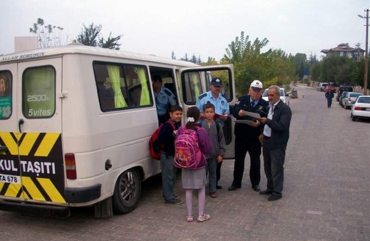 Söğüt\'te Servis Araçlarına Sıkı Denetim