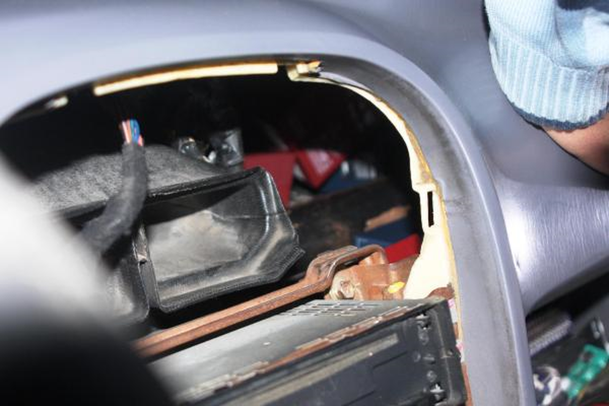 Suriye Plakalı Otomobilden 94 Kaçak Cep Telefonu Çıktı