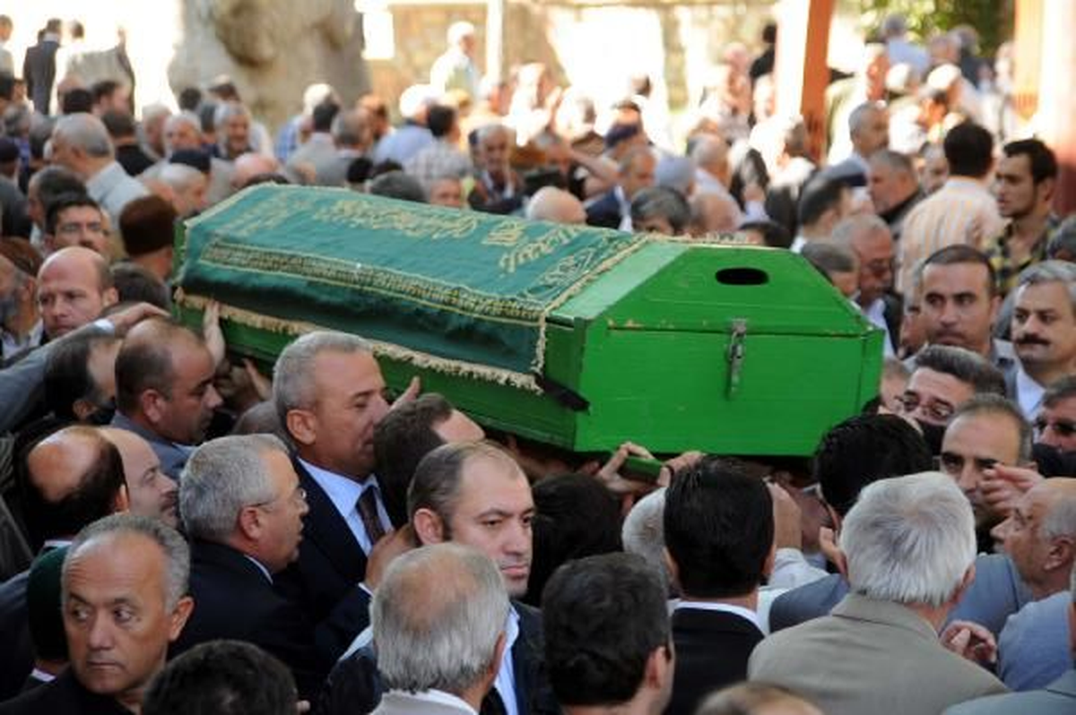 Antalya İl Özel İdaresi Genel Sekreter Yardımcı Bahçecier Toprağa Verildi