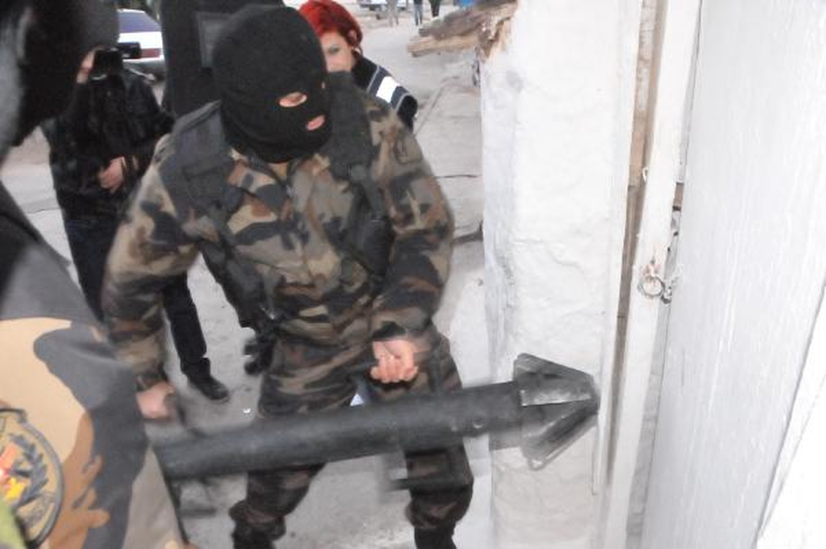 Aynı Mahalleye 6. Uyuşturucu Operasyonu: 16 Gözaltı