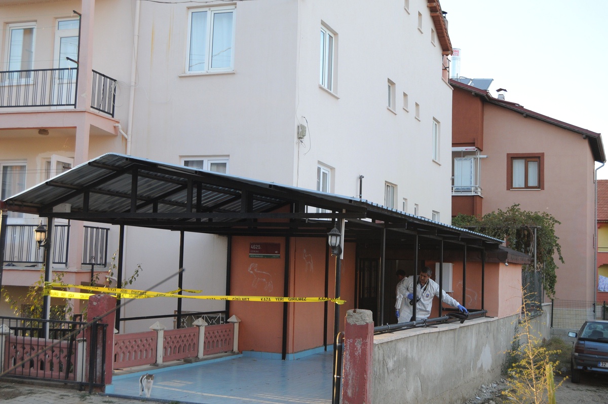 Ayrı Yaşadığı Karısını Vurup İntihara Kalkıştı Isparta\'da Savcılık Kararıyla Evden Uzaklaştırma...