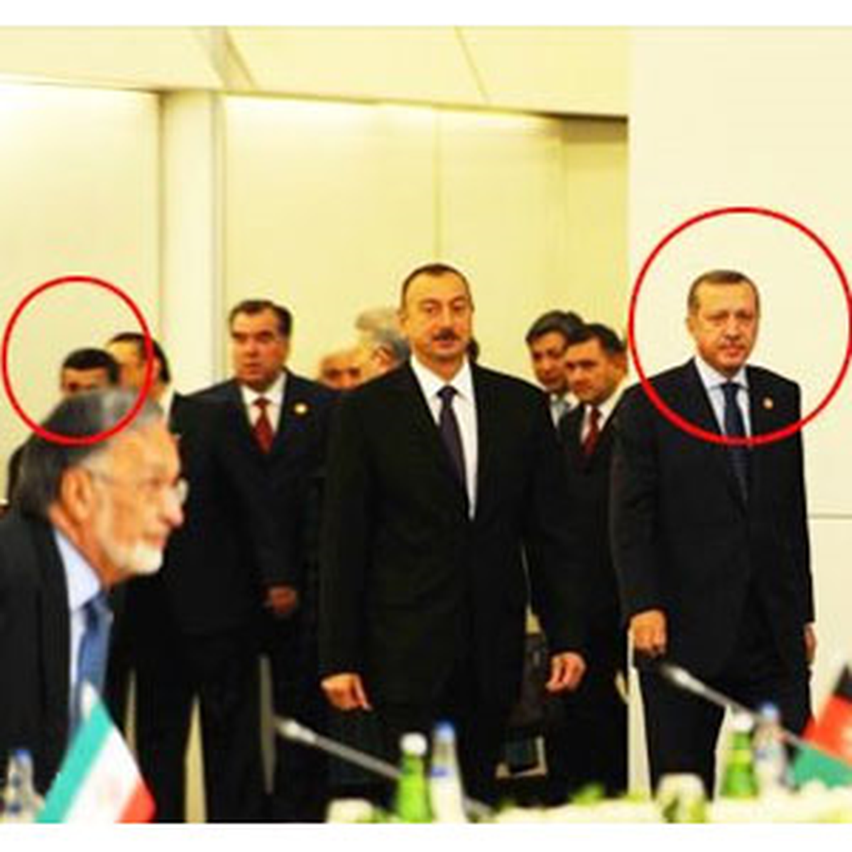 Bakü\'de Erdoğan Ahmedinejad Gerginliği