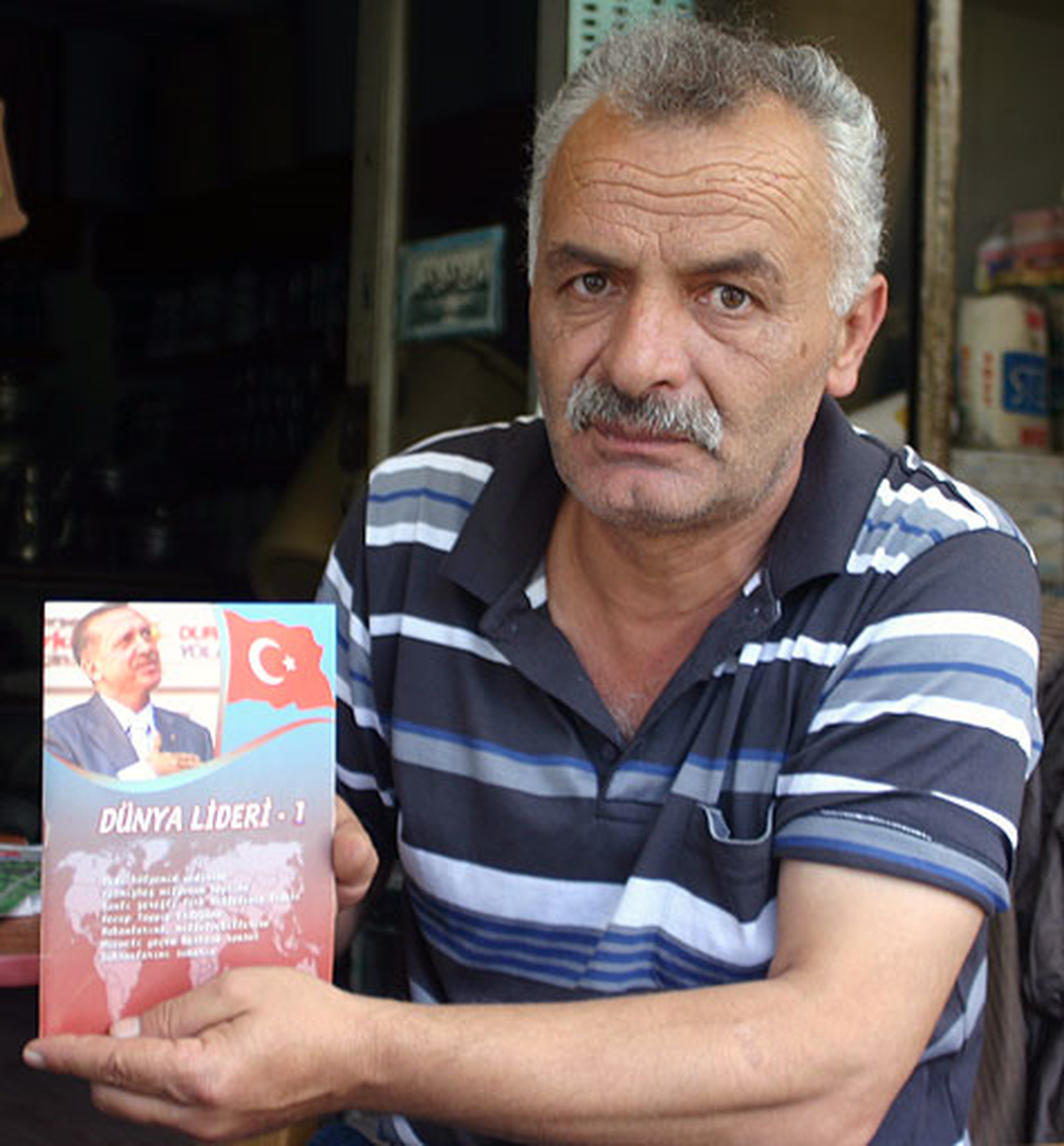 Başbakan Erdoğan\'a Sevgisi Kitap Yazdırdı