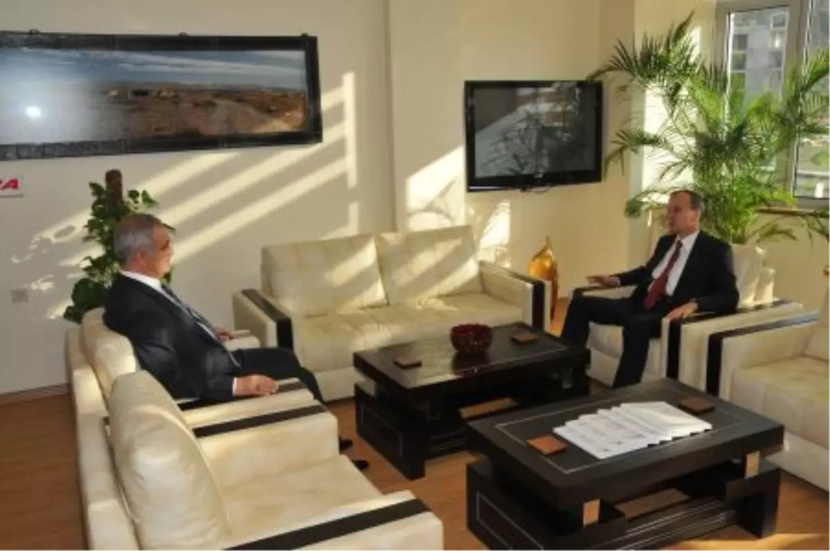 Başkan Kadir Kara'dan OKÜ Rektörüne Ziyaret