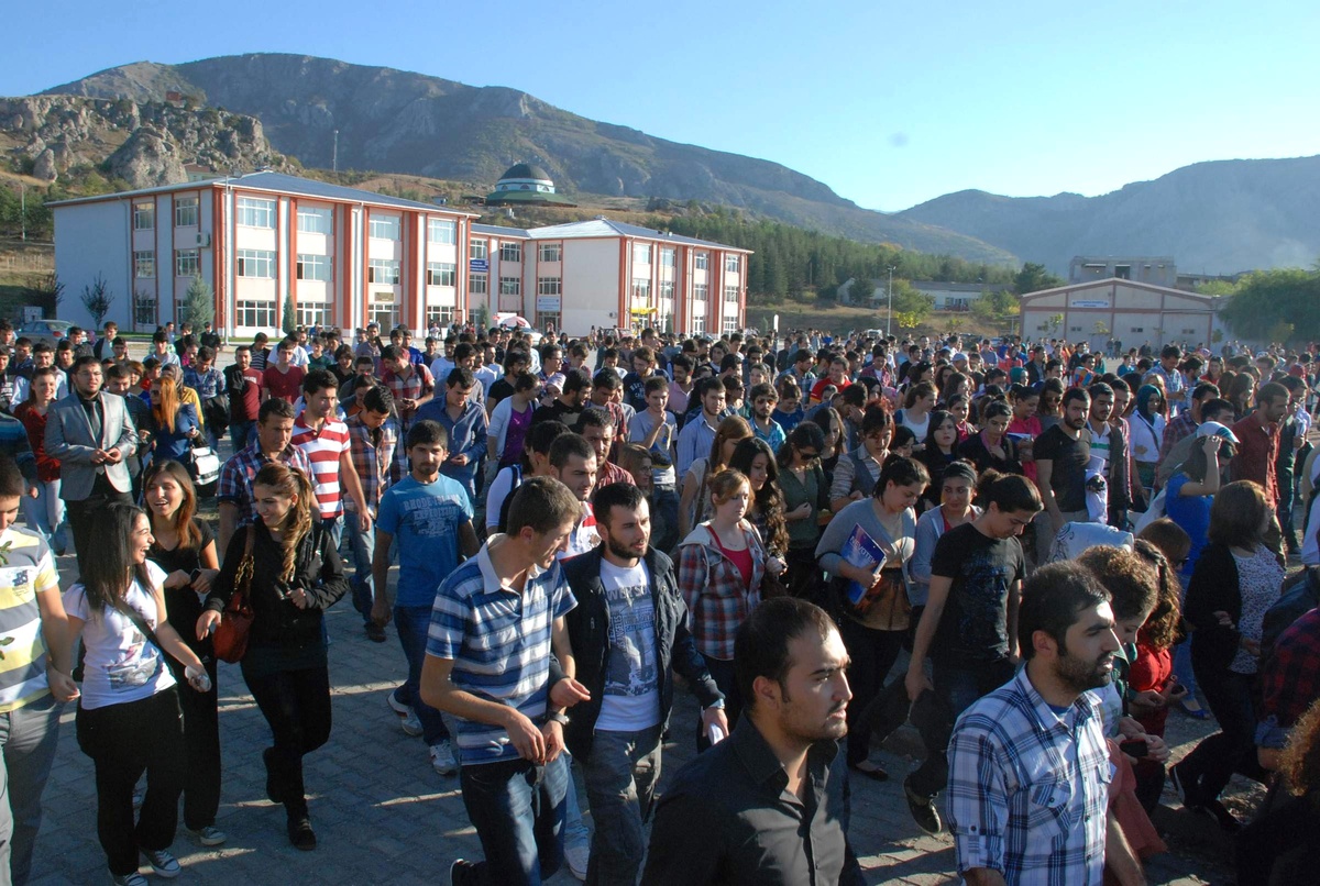Beyzbol Sopası ile Darp Edilen Öğrenci İçin Yürüdüler
