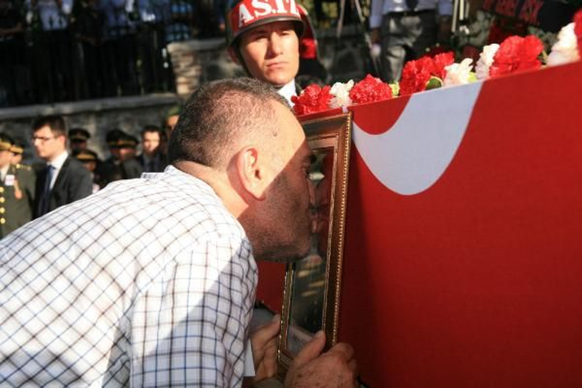 Bursa Şehidini Gözyaşlarıyla Uğurluyor