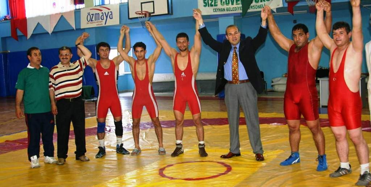 Ceyhanlı Güreşçiler Takım Halinde Birinci Oldu