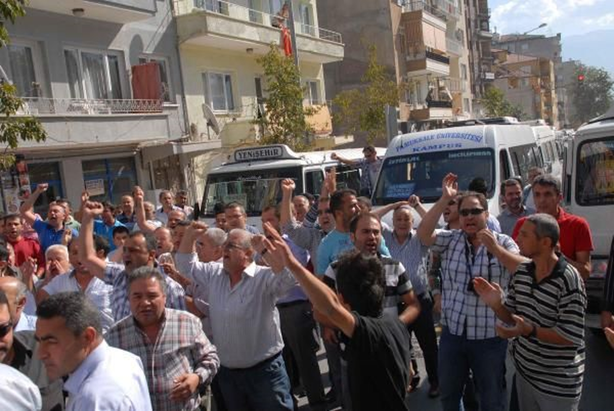 Denizli Minibüsçülerden Bir Eylem Daha Minibüsçülerden Bir Eylem Daha