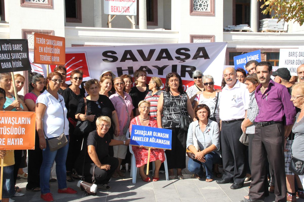 Didim\'de CHP\'li Bayanlar \'Savaşa Hayır\' Dedi