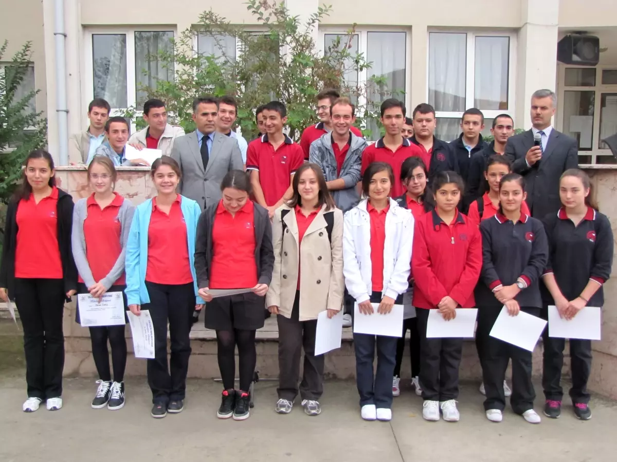 Düzce Arsal Anadolu Lisesi\'nin 2012 Başarısı