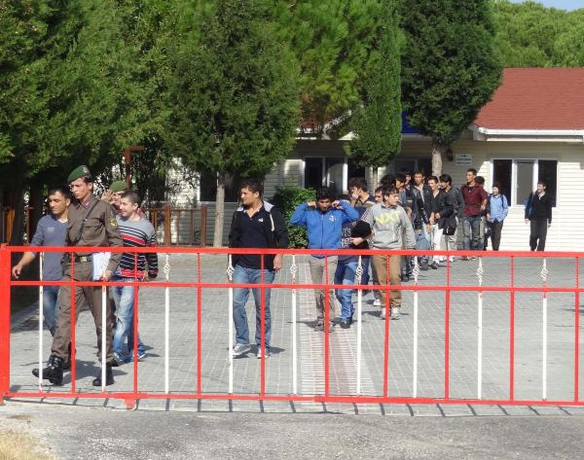 Eceabat\'ta 21 Kaçak ve 2 Organizatör Yakalandı