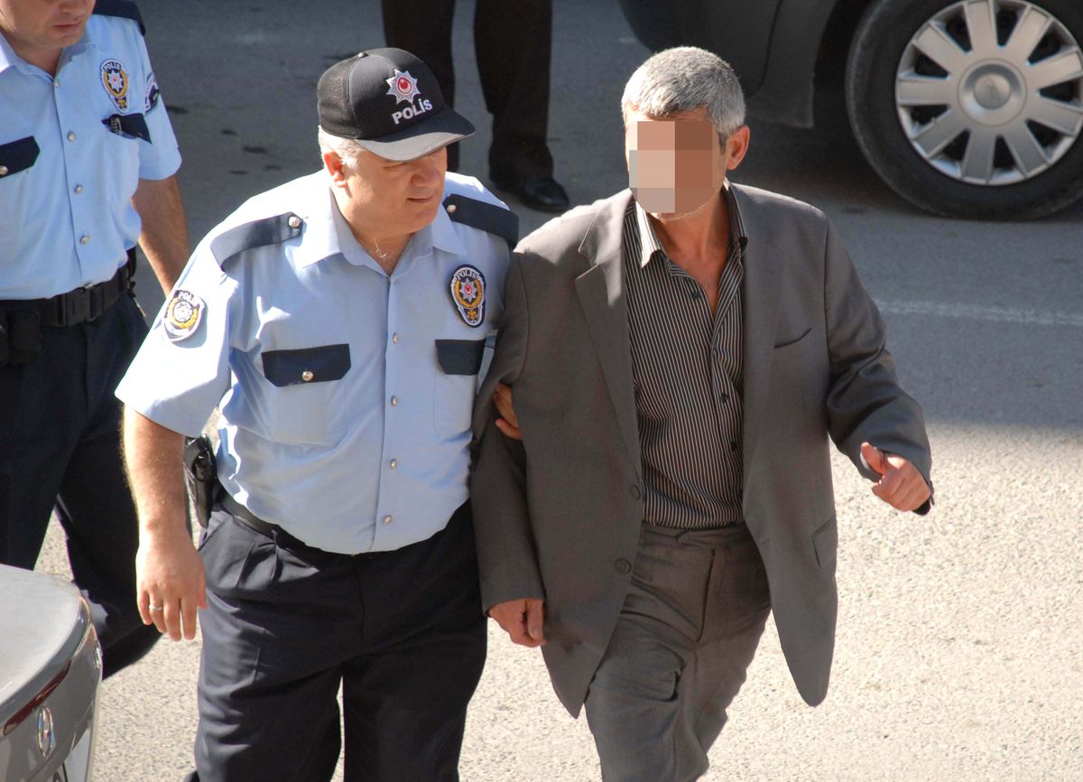 Evinde Tabanca Ele Geçen Şahıs Gözaltına Alındı