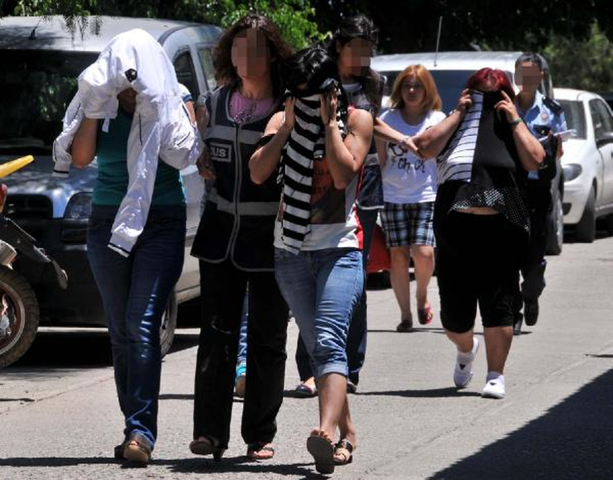 Fuhuş Sanıklarına 54 Yıla Kadar Hapis Cezası İstemi