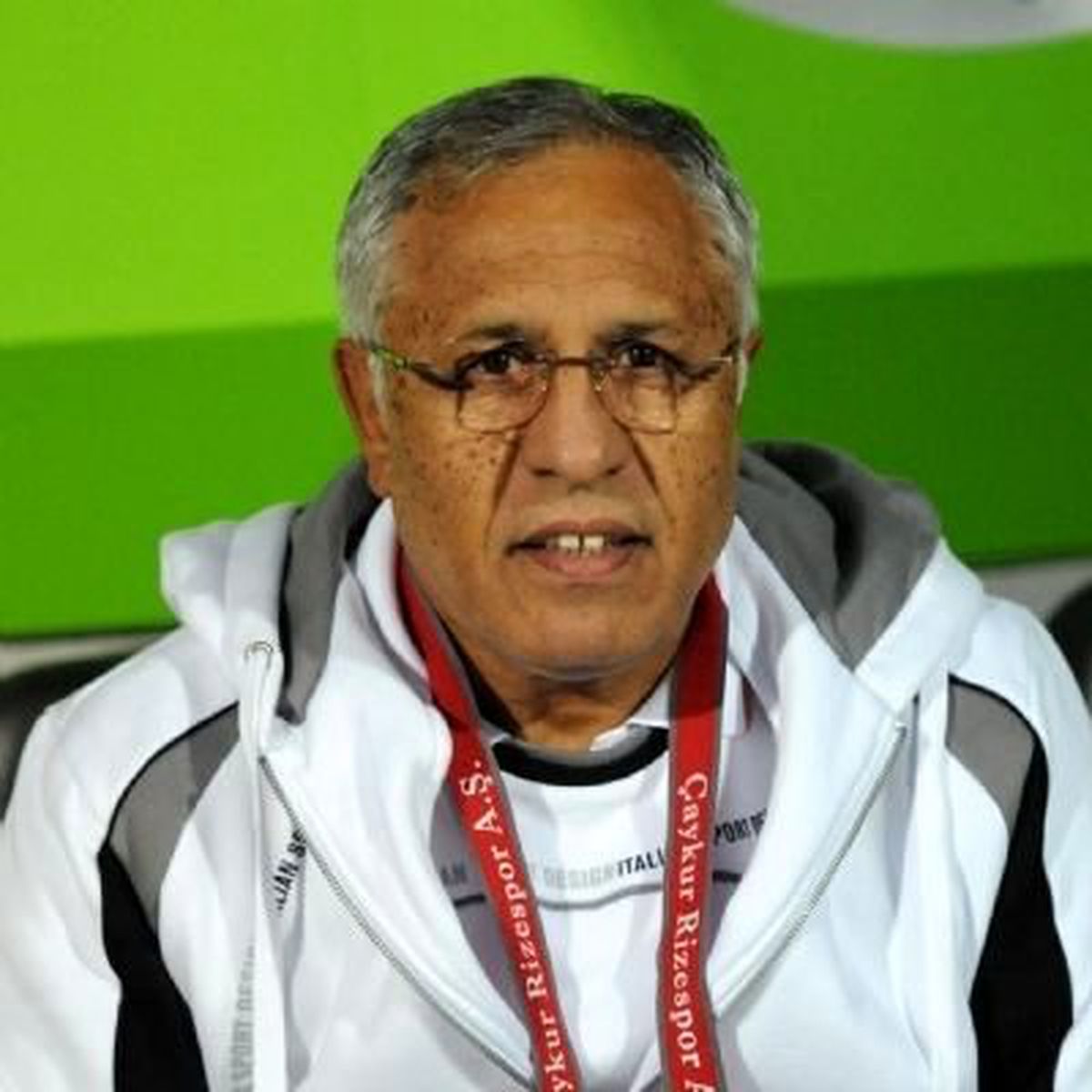 Göztepe Teknik Direktörü Hüseyin Kalpar İstifa Etti