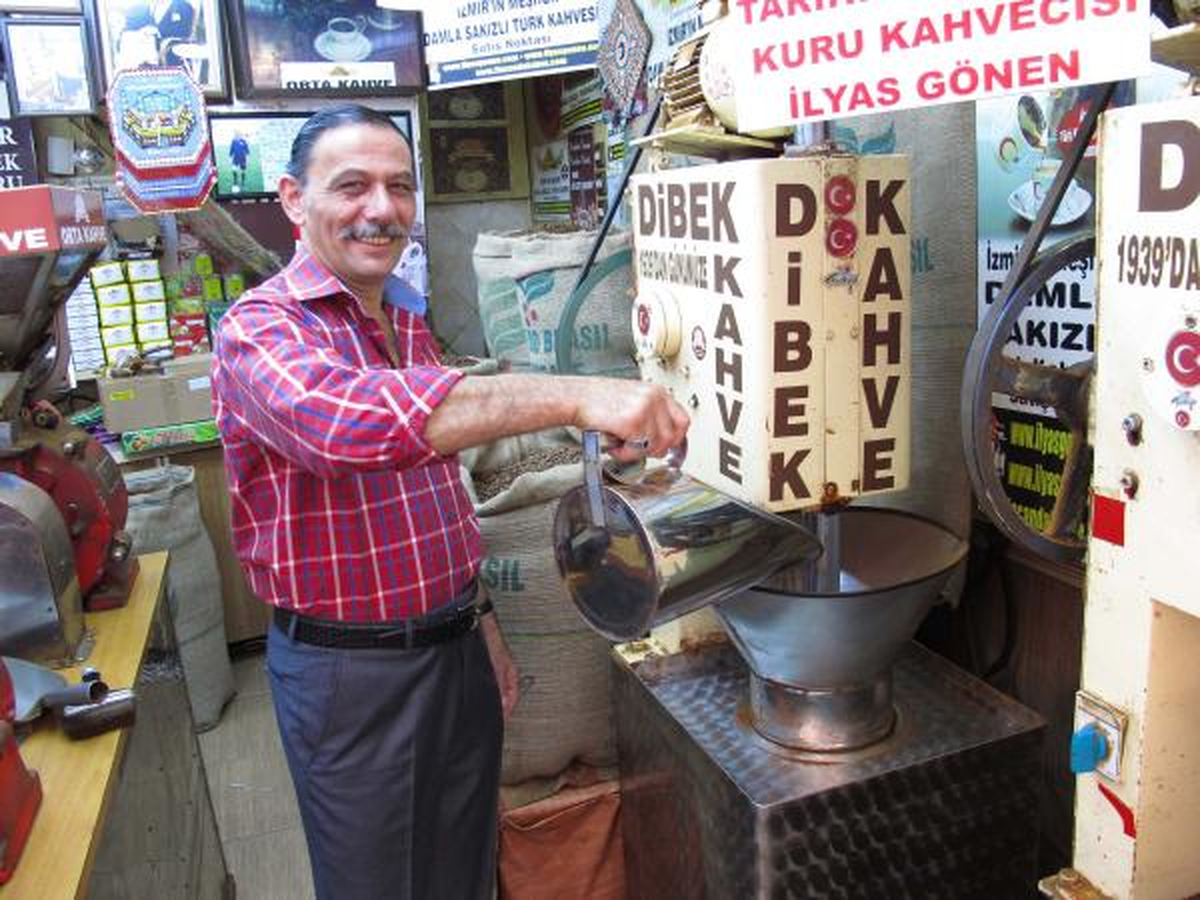 İzmir\'in \'Dibek Kahvesi\' Paris Yolcusu