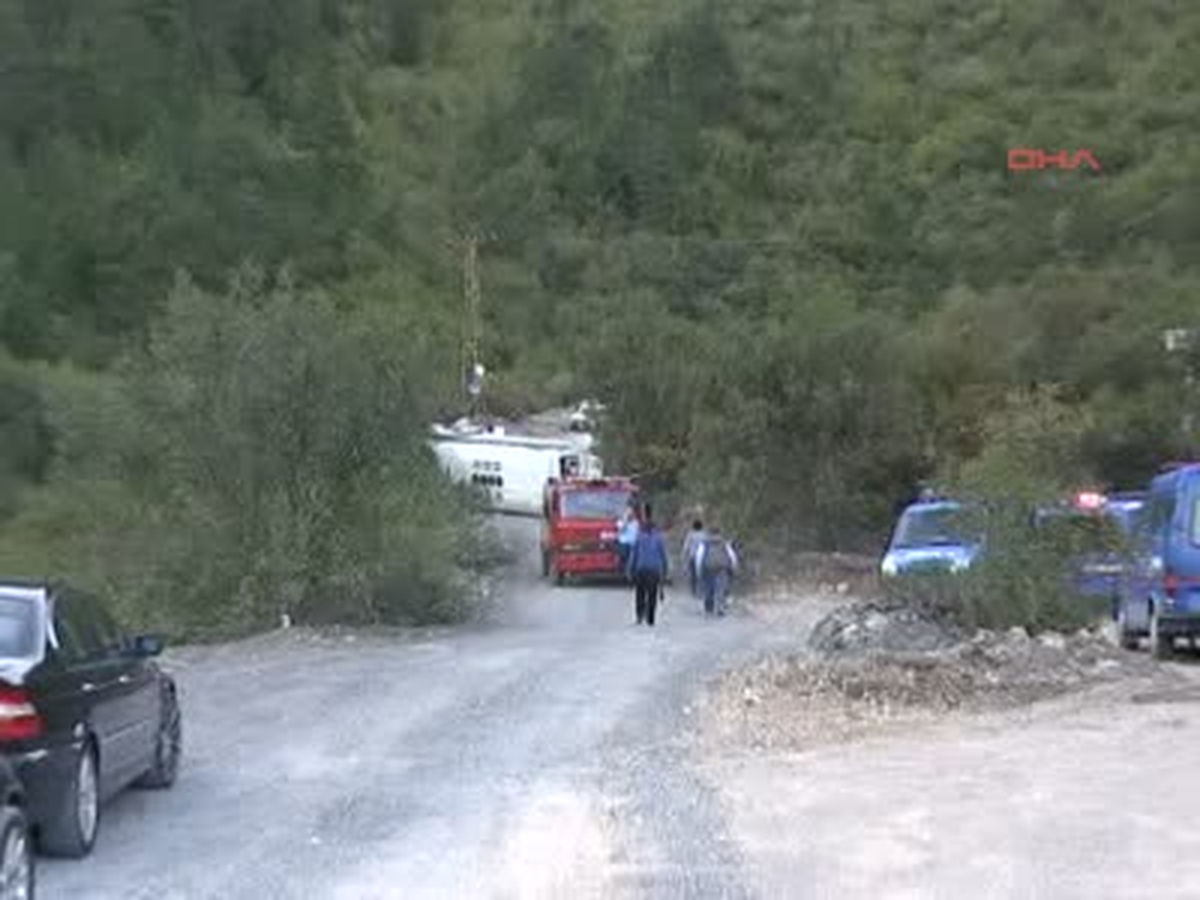 Karabük\'te Öğrenci Minibüsü Devrildi 23 Yaralı