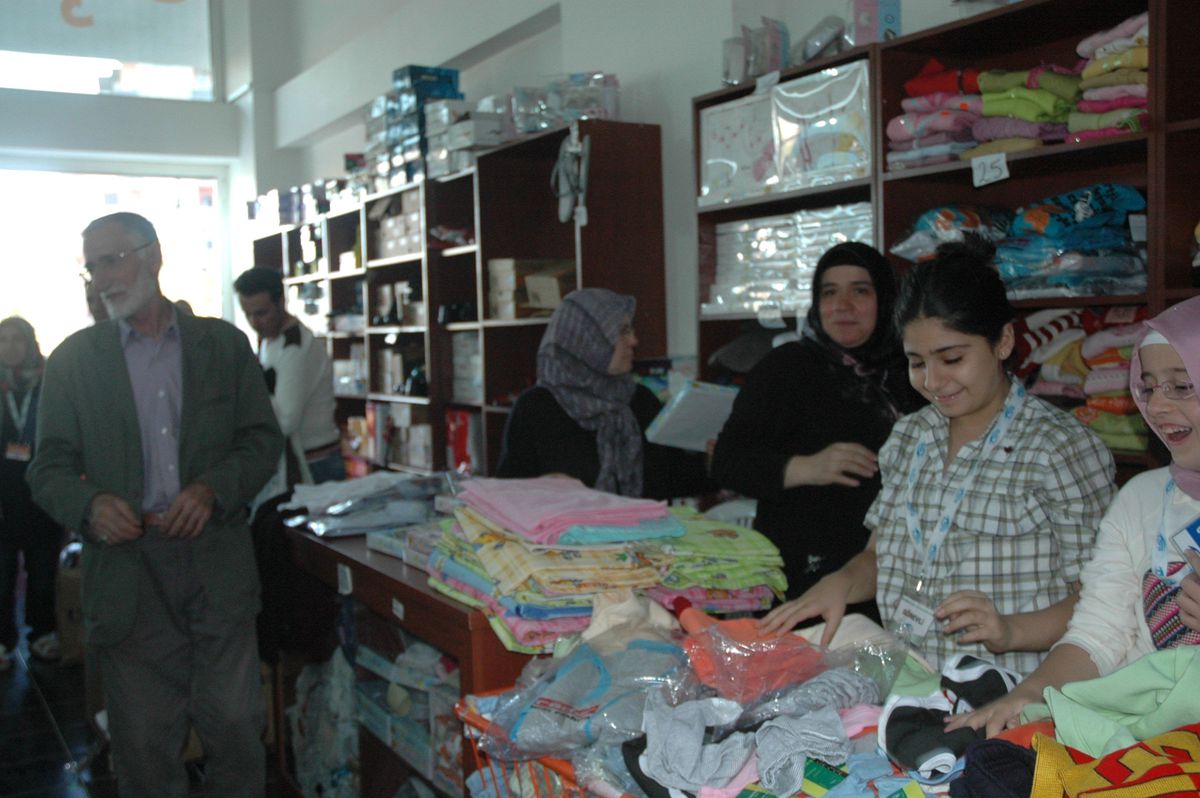 Kimse Yok mu Derneği\'nden Bayram Kermesi