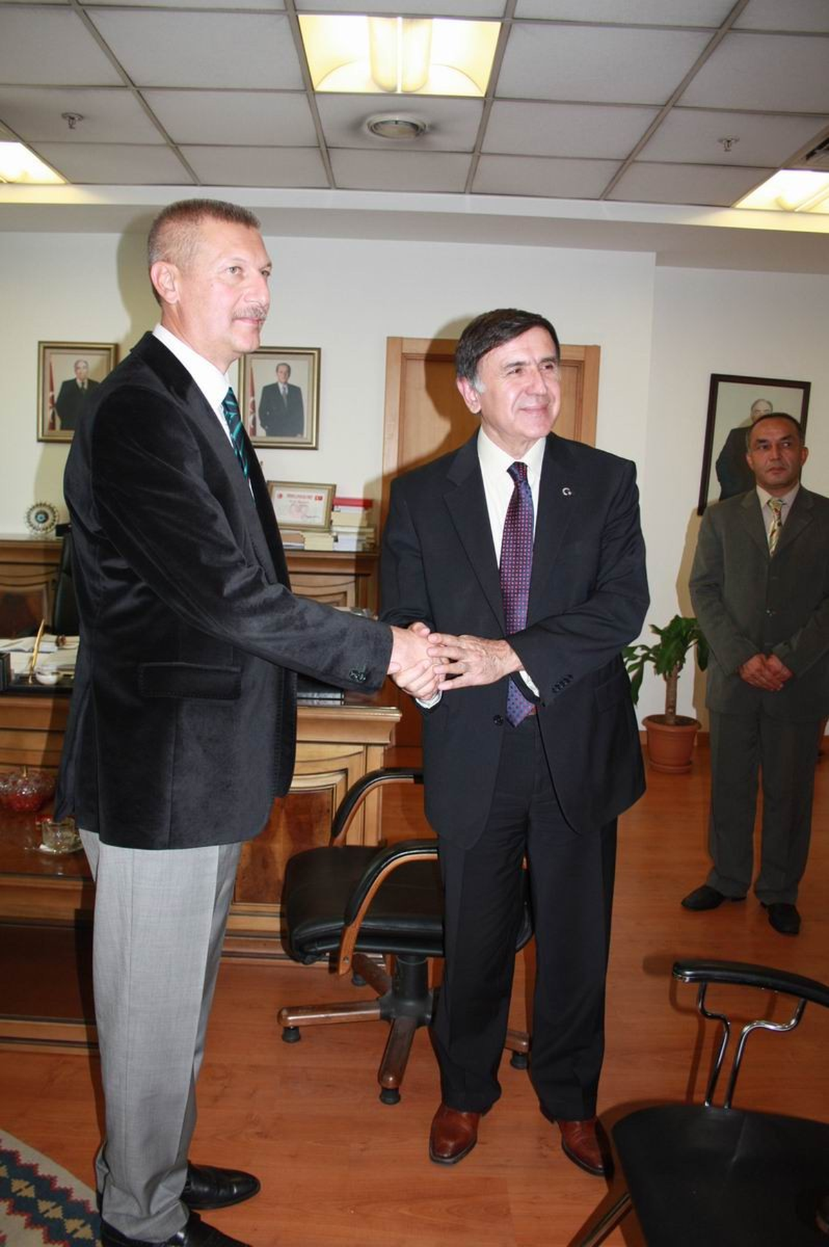 MHP Genel Başkanı, Edremit Heyetini Kabul Etti