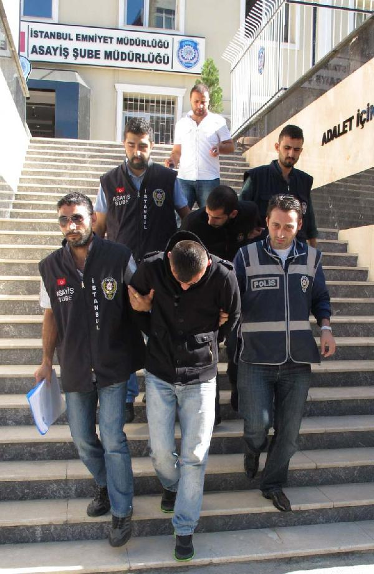 Navigasyon Hırsızları Yakalandı