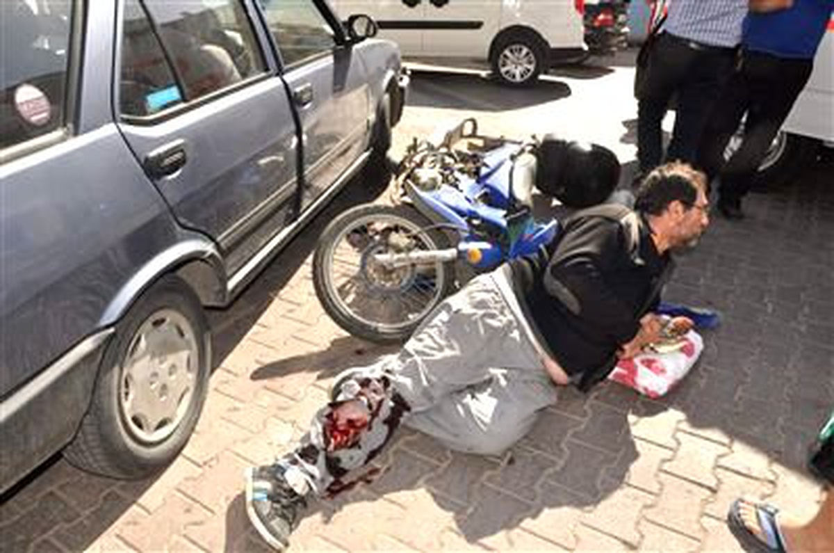 Otomobille Motosiklet Çarpıştı: 1 Yaralı