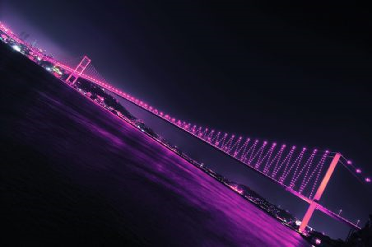 Philips\'ten "Pembe Aydınlatma Uygulaması"