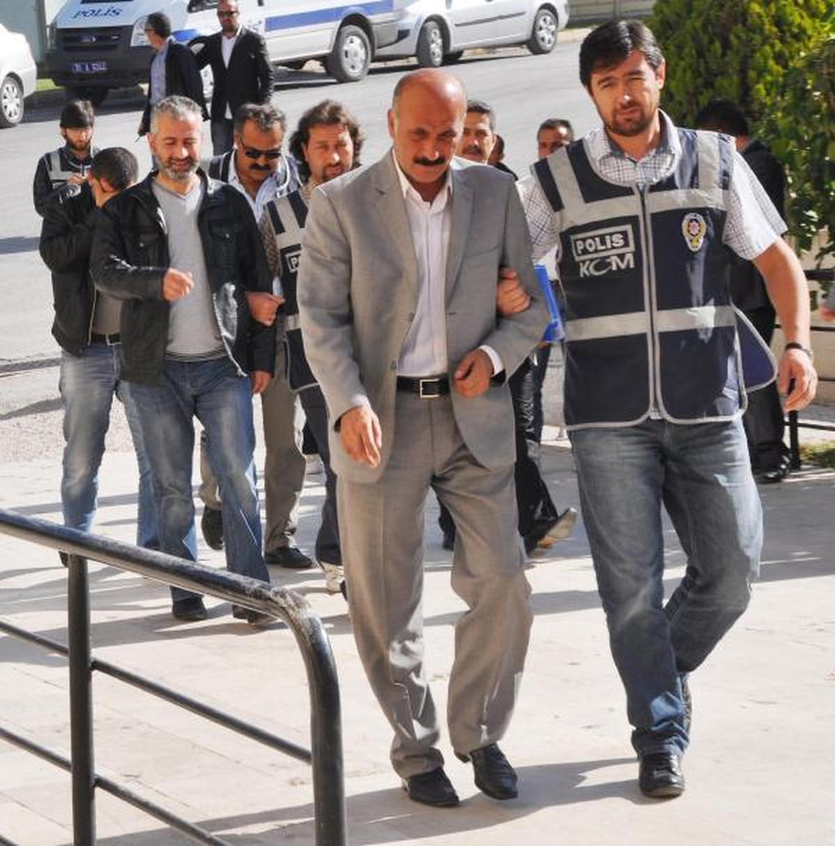 Polis Kontrolünden Kaçan Otomobilde Sahte Para Ele Geçirildi