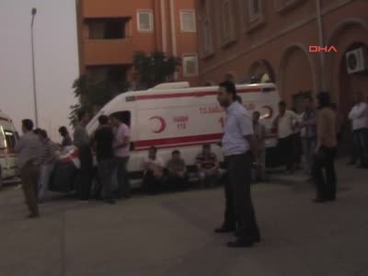 Şehit Polis Yarın Törenle Uğurlanacak "Derik\'te Polis Aracına Bombalı Saldırı.1 Şehit, 2 Yaralı"...