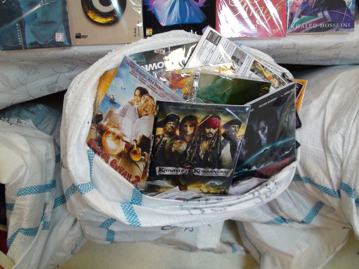 Tekirdağ\'da Bandrolsüz Dvd Operasyonu