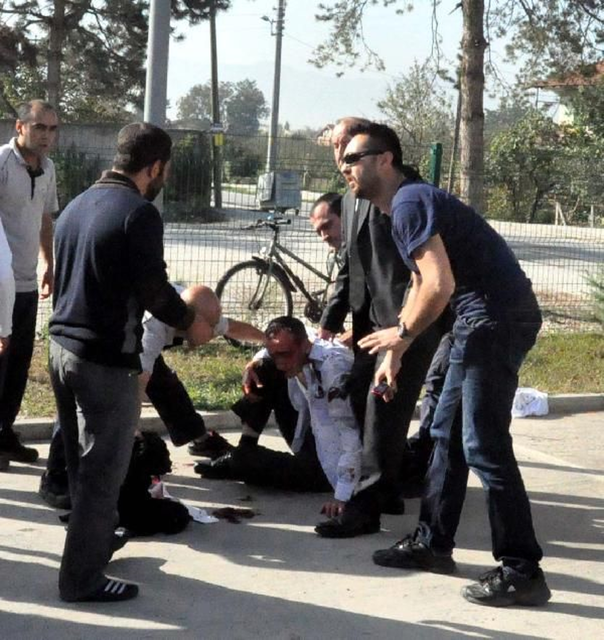 Araç Muayene İstasyonunda Silahlı Saldırı: 1 Yaralı